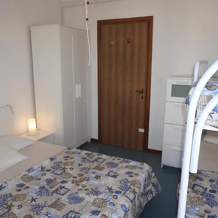 Vacation By The - One Bedroom Flat *