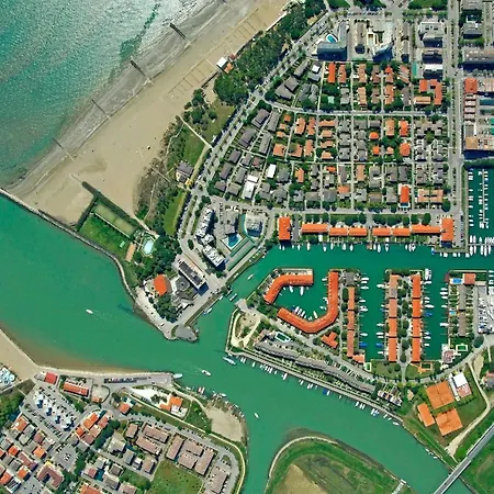Vacation By The - One Bedroom Flat * Porto Santa Margherita di Caorle